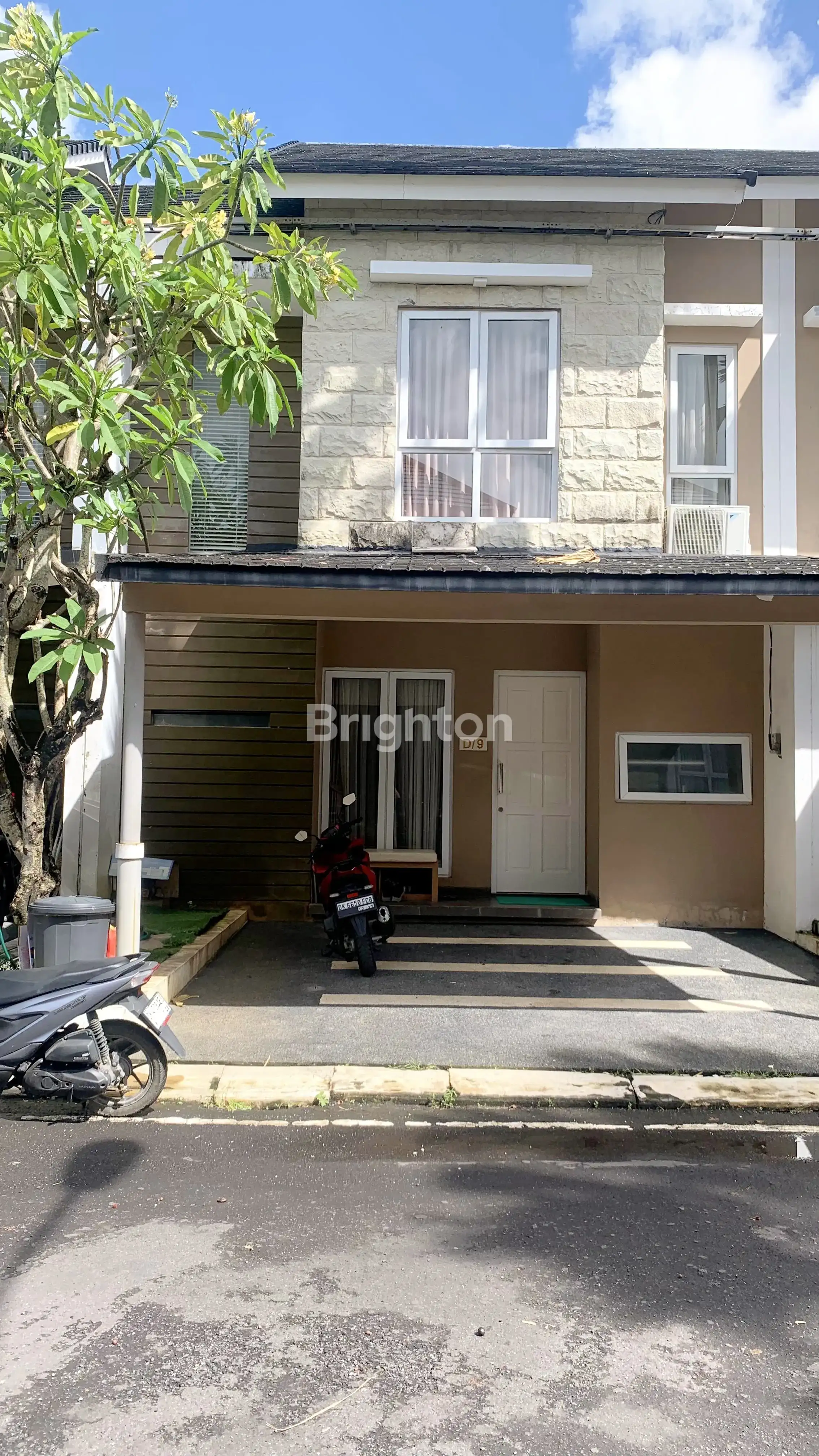 RUMAH STRATEGIS JIMBARAN, 2 LANTAI SIAP HUNI - Vicko Property Advisor